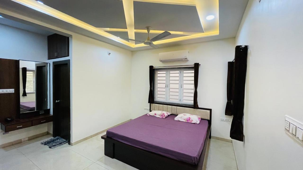Luxurious 3 Bhk Villa In Bhuj - Shivani Homestay Exterior photo